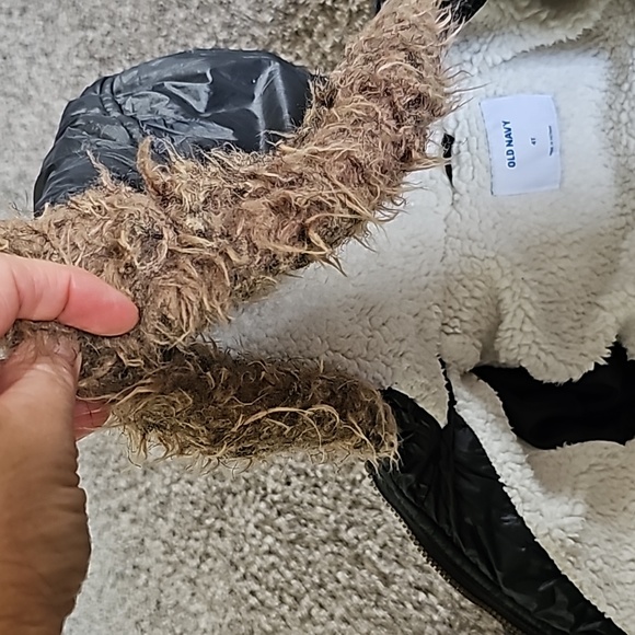 STUNNING OLD NAVY FUR TRIM PUFFER JACKET - Picture 9 of 11